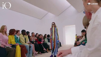 Colori e rigore: Loewe Primavera-Estate 2026 è il debutto esplosivo di McCollough e Hernandez