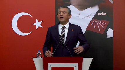 Özgür Özel: Dünün el tutmayanları, bayramlaşmayanları, CHP’nin onları Amerika’da aradıkları meşruiyetin karşısında bir gün açılış konuşmasında, onlara onu sunmadığında ne hale geldiklerini gördünüz