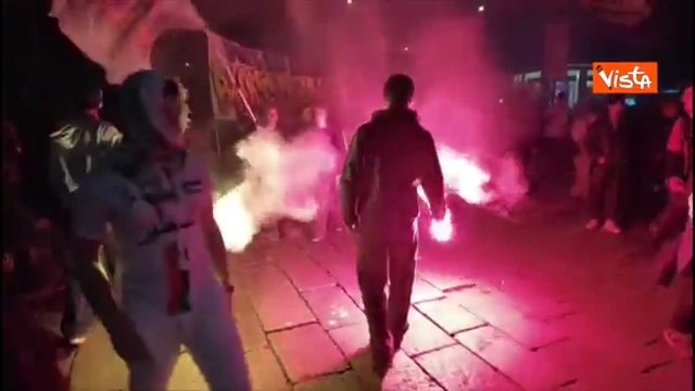 A Milano petardi e fumogeni al corteo per la Flotilla