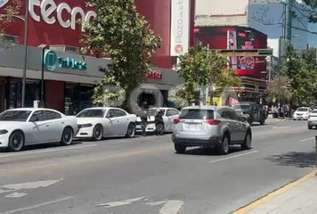 VIDEO | Autoridades realizan cateo en la Plaza de la Tecnología por venta de celulares robados