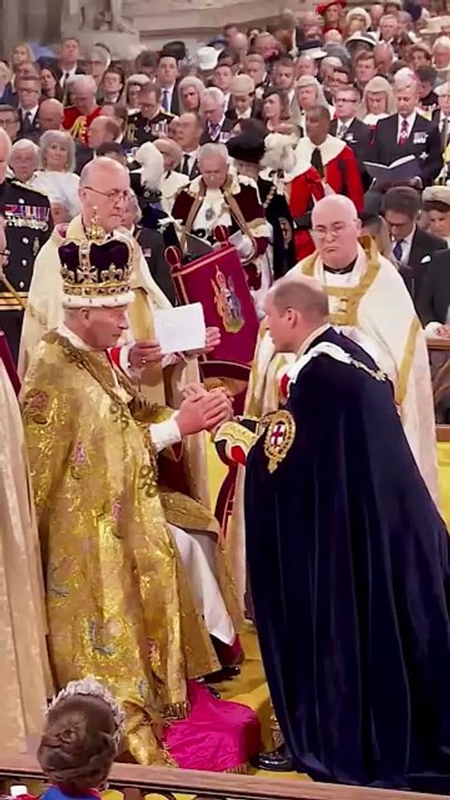 Prince William pays homage to King Charles