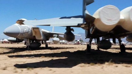 F-16 Fighting Falcon stored at the Aircraft Boneyard, Davis-Monthan Air Force Base, Arizona. 🇺🇸✈️