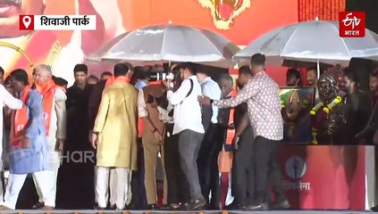 "आज मला बाळासाहेबांची भगवी शाल पांघरलेल्या गाढवाचा फोटो दिसला"- उद्धव ठाकरेंची एकनाथ शिंदेंवर खोचक टीका