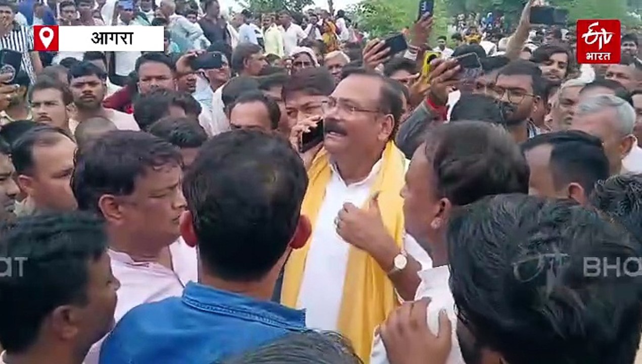 आगरा में दशहरा पर बड़ा हादसा; दुर्गा प्रतिमा विसर्जन करते समय नदी में 13 युवक डूबे, 5 के शव मिले, 7 लापता