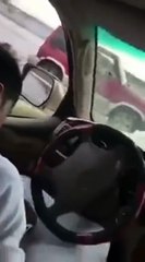 حادث مروع لمفحط سعودي قام بالإستعراض بسيارته أثناء هطول الأمطار !