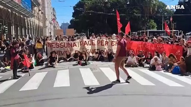 Flotilla, Cagliari: blocco stradale davanti alla stazione ferroviaria