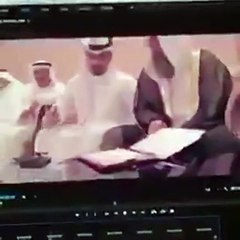 بالفيديو موقف طريف لعاقد النكاح مع العريس قبل أن يعقد قرانه بالسعودية