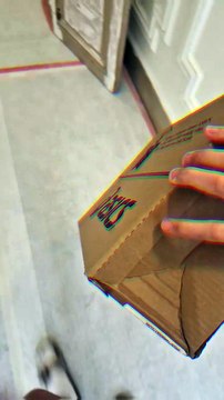 Je reçois un colis Asics un peu léger... des chaussures ou des vêtements ? #handball