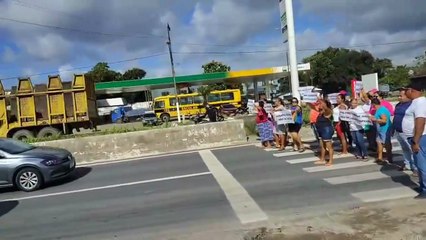 Moradores de Rio Largo fecham rodovia em protesto na manhã desta sexta (3)