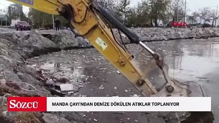 Sağanak yağışla Manda Çayı'ndan denize dökülen atıklar toplanıyor