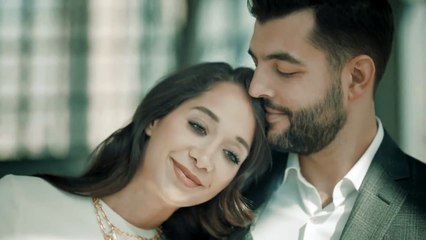 الحب بتوقيع تيفاني أند كو: لانا الساحلي وزوجها علي في جلسة تصوير خاصة