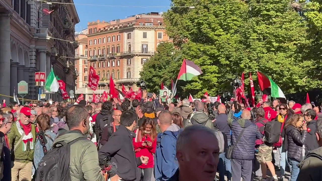Sciopero generale, a Roma in migliaia in corteo per Gaza