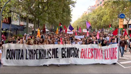 Unos 6.500 estudiantes y educadores protestan "contra el imperialismo genocida" en Barcelona