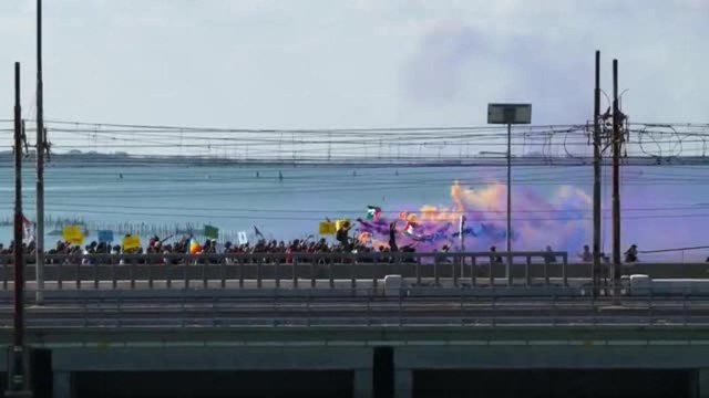 Venezia, 25 mila persone in marcia su ponte della Libertà al grido di «Palestina libera». Il video dal drone