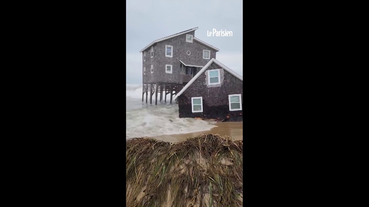 Des maisons s'effondrent à cause des ouragans Humberto et Imelda