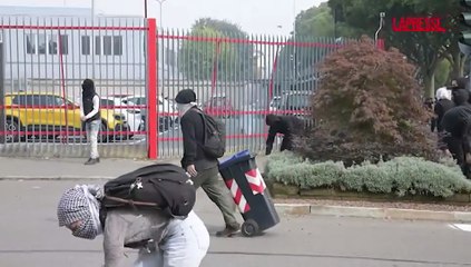 Sciopero generale, lancio di pietre e lacrimogeni davanti alla sede di Leonardo a Torino