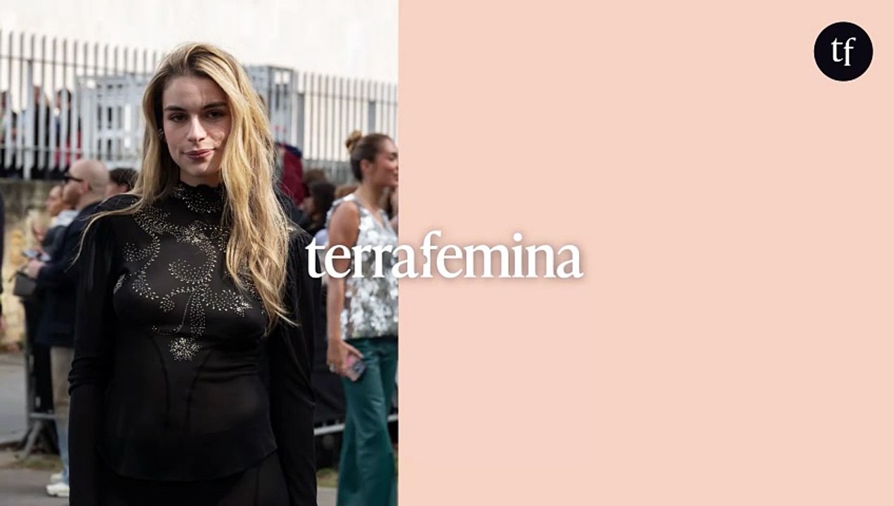 "Montrer ses fesses c'est être tendance" : cette chanteuse dévoile son corps en naked dress à la Fashion Week et les misogynes sont scandalisés