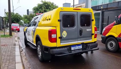 Com lesão no pescoço provocada por faca, homem é socorrido pelo Siate