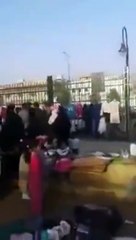 بالفيديو وقوع مشاجرة عنيفة بين مجموعة من المقيمين بالرياض