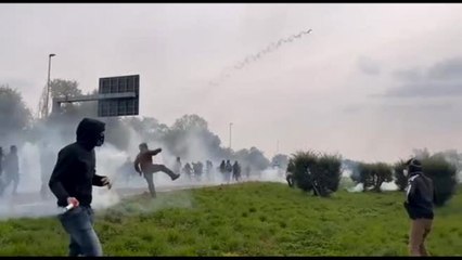 Corteo Milano, lacrimogeni e cariche di alleggerimento in Tangenziale
