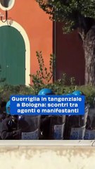 Scontri sulla Tangenziale di Bologna: Lacrimogeni e Oggetti Lanciati tra Manifestanti e Forze dell'Ordine