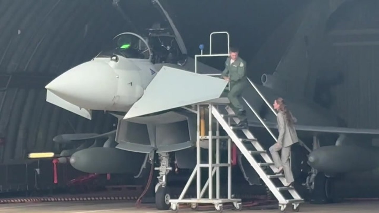 Kate pulls off tricky move in high heels during RAF visit