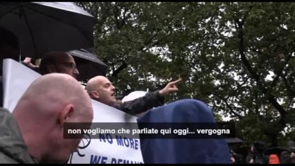 Manchester, alla veglia per vittime sinagoga vicepremier contestato