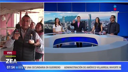 Gerardo Burgoa termina la semana desayunando en “Tacos Lacho”