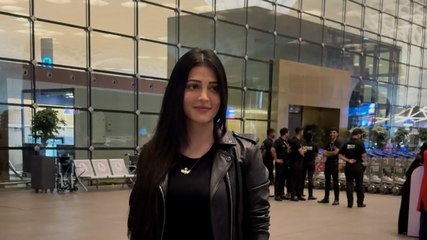 एयरपोर्ट पर दिखा Shruti Haasan का स्टाइलिश लुक