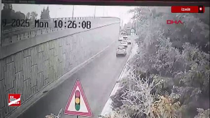 İzmir'de tırın viyadükte devrildiği kaza anı
