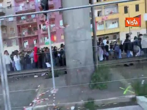 Corteo pro Gaza sulla Prenestina a Roma, i manifestanti cantano Bella ciao