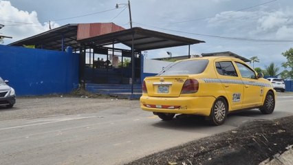 Polémica en Arraiján: Alcaldesa denuncia bloqueo de taxistas a bus colegial municipal