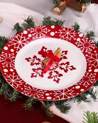 Deck the halls with these Christmas DIYs 🎅🎄💫