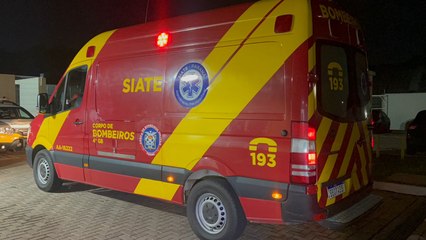 Homem que foi preso por violência doméstica é atendido pelo Siate na delegacia