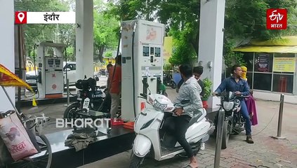 हेलमेट नहीं तो पेट्रोल नहीं वाला नियम खत्म, इंदौर कलेक्टर बोले जागरूकता जरूरी