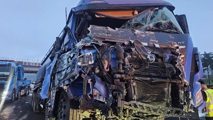 남해고속도로 대형 차량 4중 추돌...귀성길 3km 정체 / YTN