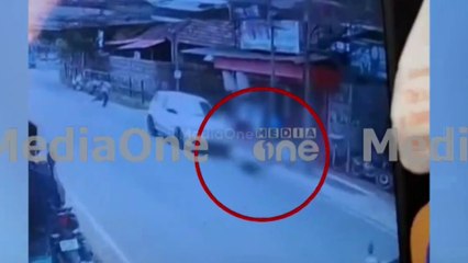 കോഴിക്കോട്  അമിത വേഗതയിൽ എത്തിയ കാർ ഇടിച്ച് വിദ്യാർത്ഥിക്ക് പരിക്ക്