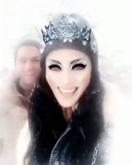 فيديو طريف.. مراد يلدريم يلهو بالثلج في تركيا مع زوجته