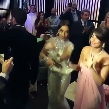 هكذا رقصت شيرين عبدالوهاب في زفاف بلقيس