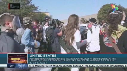 United States: Protesters dispersed by law enforcement outside ICE facility in Chicago