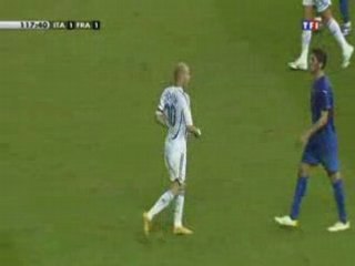 Zizou coup de boule  parodie foot gazon tete gag marrant