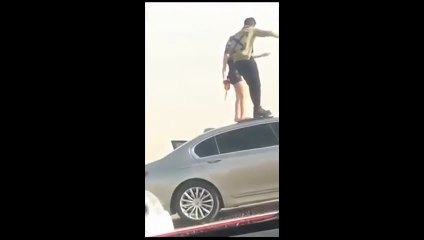 بالفيديو.. فتاة ثملة ترقص فوق السيارة في شوارع الرياض!