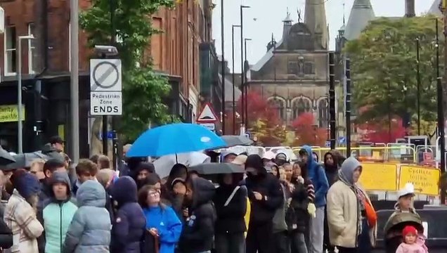 500 at launch of Oseyo Korean supermarket on The Moor