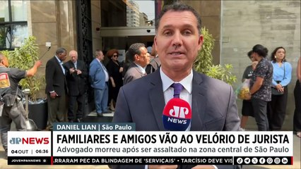 Familiares e amigos se despedem de Luiz Fernando Pacheco