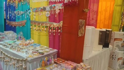 त्योहारों से पहले महिलाओं के हस्तनिर्मित उत्पादों की प्रदर्शनी शुरू