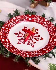 Deck the halls with these Christmas DIYs 🎅🎄💫