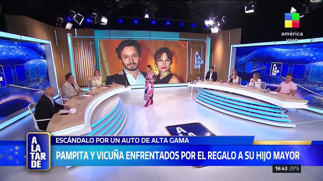 Pampita y Benjamín Vicuña enfrentados por un particular regalo a uno de sus hijos