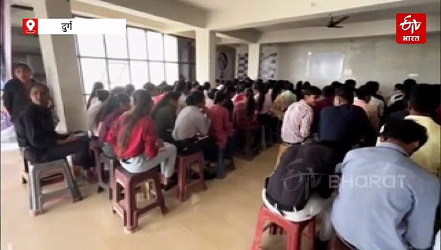 दुर्ग में गुडवे इंडियन फैशन कंपनी पर बंधुआ मजदूरी और शोषण का आरोप, बजरंग दल कार्यकर्ताओं ने की नारेबाजी