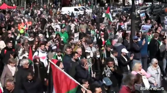 Manifestazione per Gaza a Parigi, sostegno al popolo palestinese
