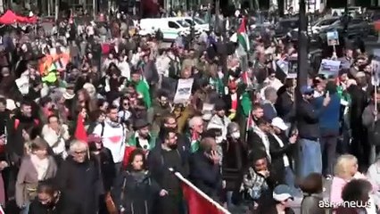 Manifestazione per Gaza a Parigi, sostegno al popolo palestinese